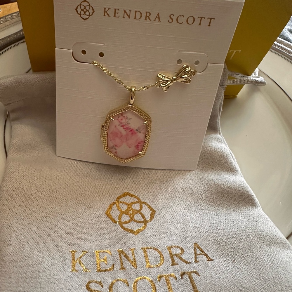 Kendra Scott x LSF Daphne Locket Necklace Marie Pink Blooming Heirloom Illusion